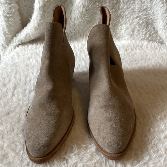 Free People Charm double V suede booties 38.5 NWOT - Picture 5 of 12